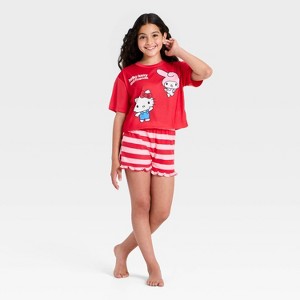 Girls' 2pc Hello Kitty and Friends T-Shirt and Shorts Pajama Set