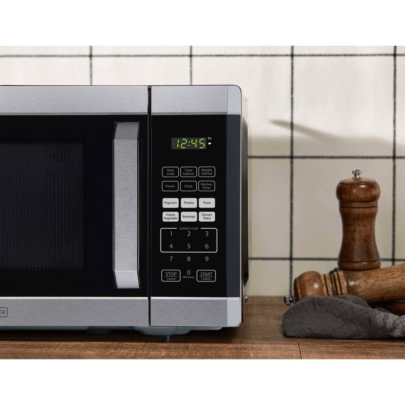 BLACK+DECKER 0.9 cu ft 900W Microwave Oven - Stainless Steel, 4 of 10