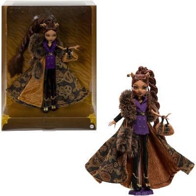 Monster High Clawdeen Wolf House of Wolf Doll in High Fashion Coat with Premium Accessories