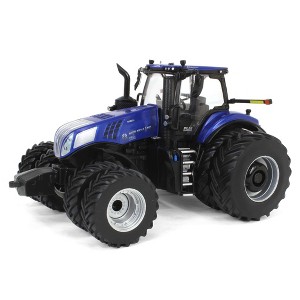 ERTL 1/32 New Holland T8.415 Blue Power Tractor Prestige Collection 61034 - 1 of 4
