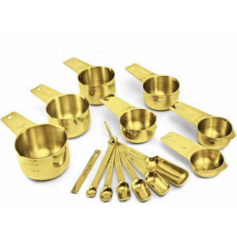 1 Set Of Gold-colored Measuring Spoons