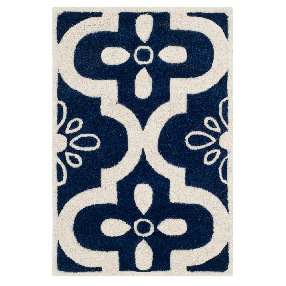 Dark Blue/Ivory Quatrefoil Design Tufted Accent Rug 2'X3'