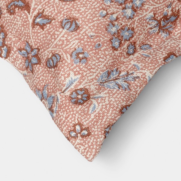 Cojín cuadrado de 18x18 pulgadas con estampado floral - Threshold™ 4