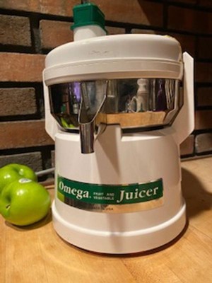 Omega J4000 High Speed Centrifugal Juicer with Pulp Ejection