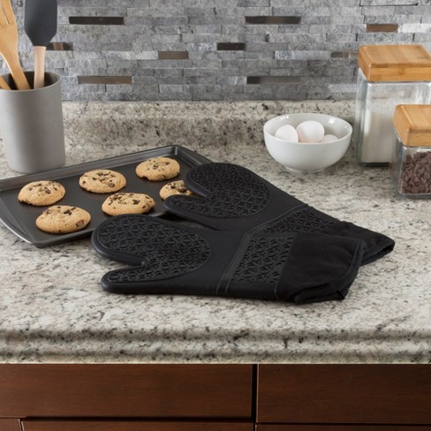Silicone Oven Mitts - Extra Long Professional Quality Heat Resistant With  Quilted Lining And 2-sided Textured Grip - 1 Pair Black By Hastings Home :  Target