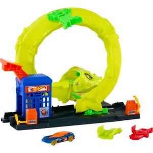 Hot Wheels Snake Gas Station Toy Vehicle Playset JBM63-HW - 1 of 4