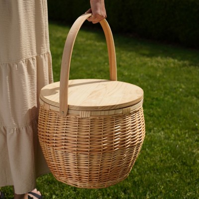 Twine Cask Light Brown Willow Wicker Picnic Basket with Insulated Lining