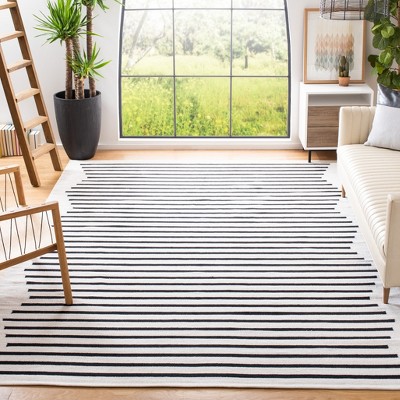 Coastal Charm Black and Ivory 8' x 10' Handwoven Cotton Rug