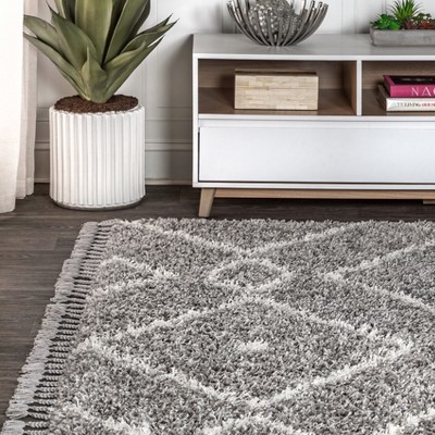 Mercer 5'x8' Grey/Cream Moroccan Diamond Shag Area Rug with Tassels