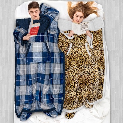 PAVILIA Wearable Blanket with Sleeves and Foot Pockets, Fleece Warm Snuggle Pocket Sleeved Throw for Women Men Adults, Cheetah/Faux Shearling