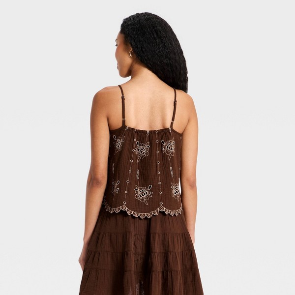 Top con ojalillos para mujer - Universal Thread™ 2