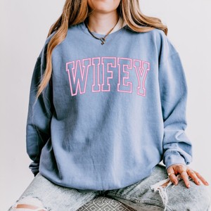 Simply Sage Market Embroidered Wifey Arched Varsity Lightweight Garment Dyed Sweatshirt - 1 of 4