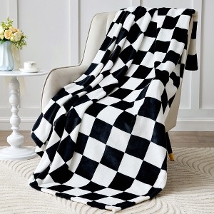 Checkered Throw Blanket for Couch, Soft & Cozy Fleece Flannel Blanket with Checkerboard Grid Home Decor - 1 of 4