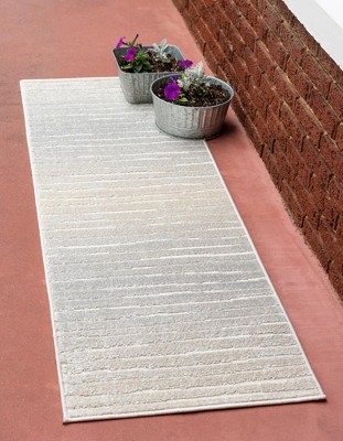Easy-Care Stain-Resistant Light Gray Synthetic Outdoor Runner