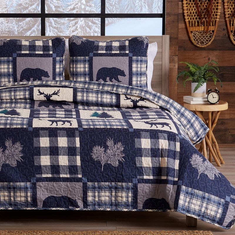 Great Bay Home Rustic Lodge All-Season Reversible Quilt Set With Shams, 1 of 9
