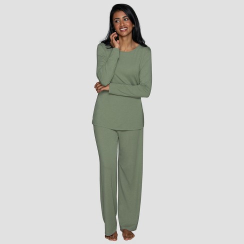 Vanity Fair Womens Beyond Comfort Long Sleeve Pajama Set 90131