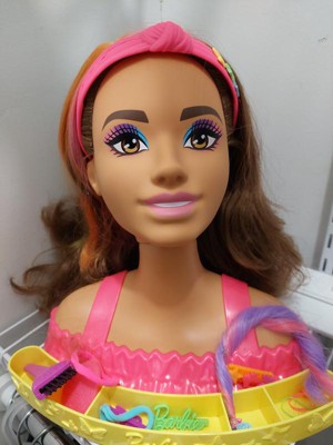 Barbie Totally Hair Styling Doll Head & 20+ Accessories, Color Reveal &  Color-Change Pieces, Curly Brown Neon Rainbow Hair