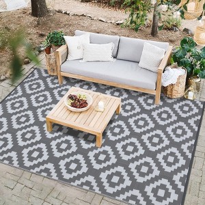 Washable Outdoor Rug with Classic Checked Pattern - 1 of 4