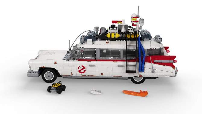 LEGO Icons Ghostbusters ECTO-1 Car Set 10274, 2 of 11, play video