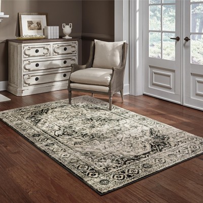 Georgia Grey and Black Traditional Polypropylene Area Rug 3'10" x 5'5"