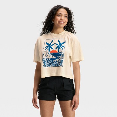 Women's Short Sleeve Boxy Graphic T-Shirt - Universal Thread™