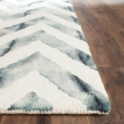 Ivory Grey Woolen Splendor 7' x 7' Square Tufted Rug