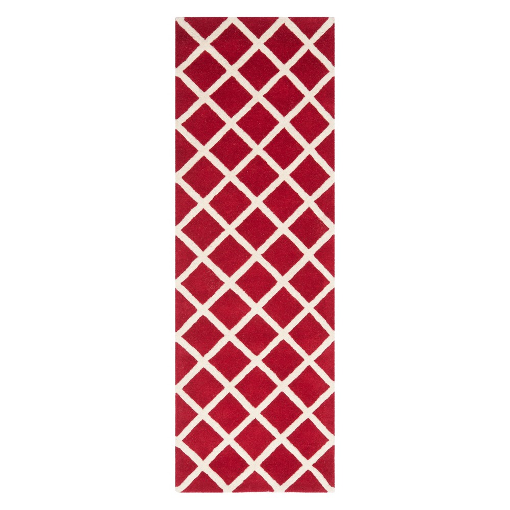 2'3inx7' Geometric Tufted Runner Red/Ivory - Safavieh