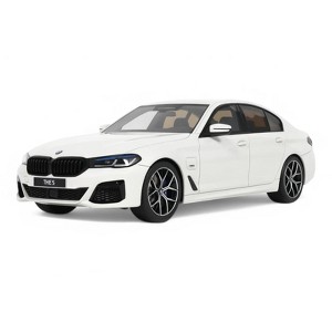 GT SPIRIT 1/18  545e xDrive Mスポーツ 2023 BMW 545e xDrive M Sport Alpine White 1/18 Model Car by GT