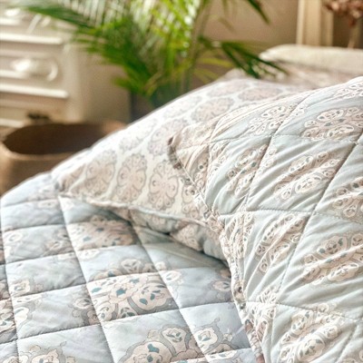 Natural Reversible Full Microfiber Quilt Set with Shams