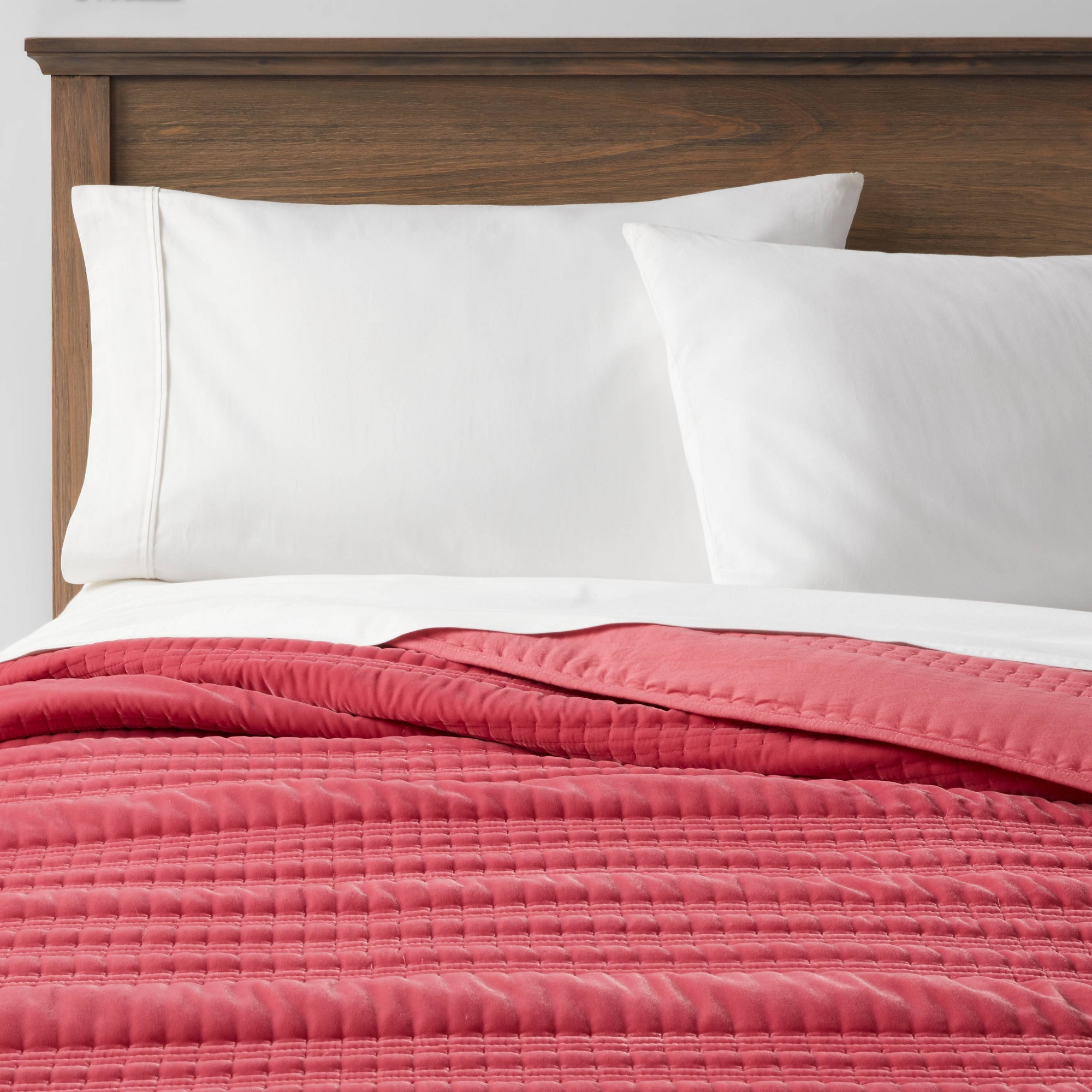 Full/Queen Lofty Velvet Quilt Vibrant Pink - Threshold™