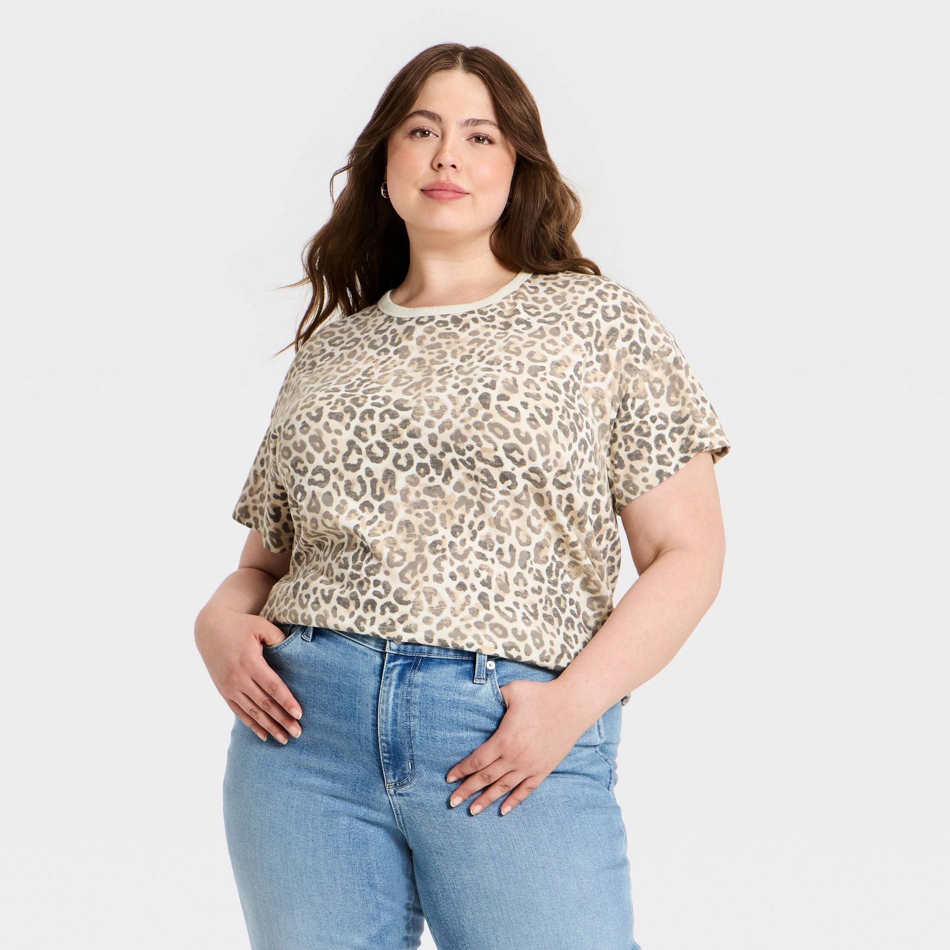 Women's Leopard Printed Boyfriend T-Shirt - Universal Thread™ Tan XXL