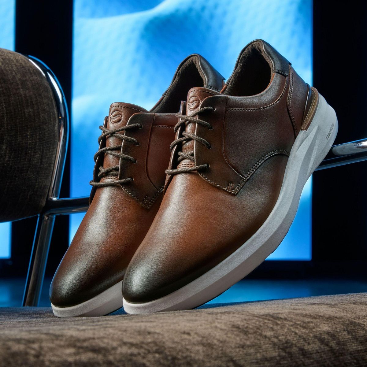Clarks Mens Code Hybrid Plain Tan Leather Shoes - thumbnail 3
