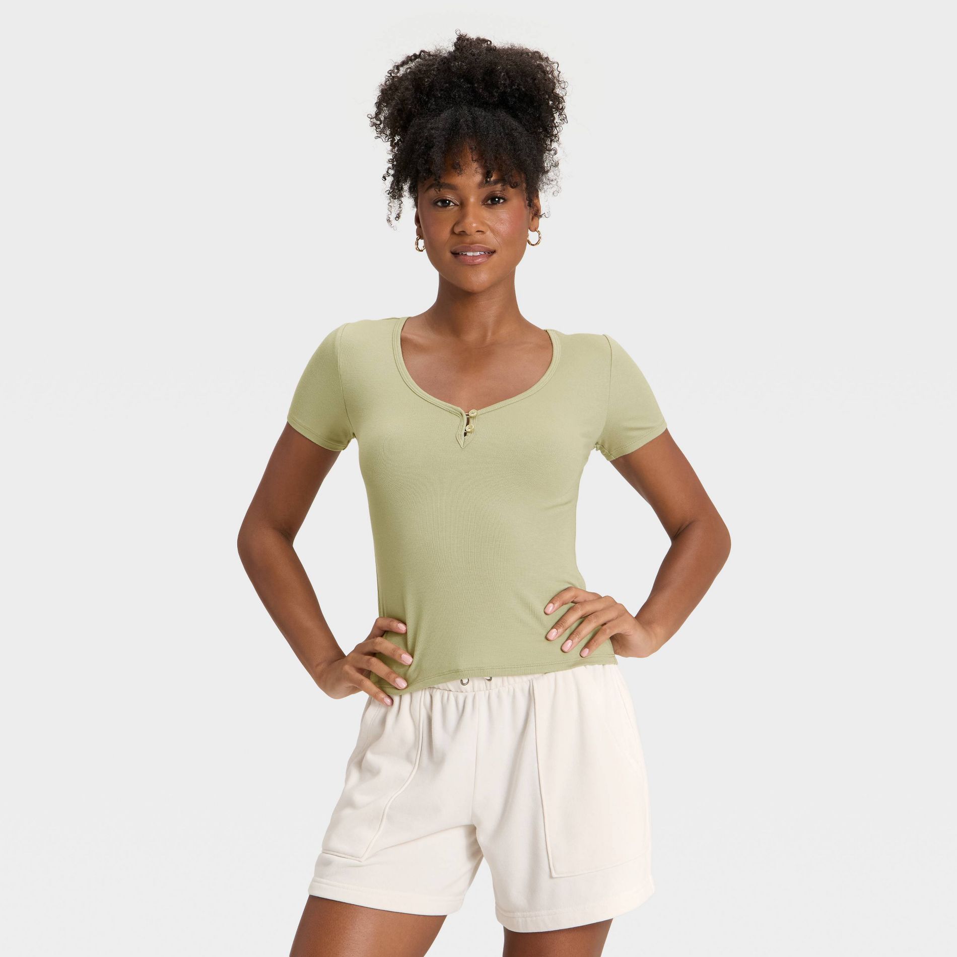 Women's Short Sleeve Henley Shirt - Universal Thread™ Olive Green M