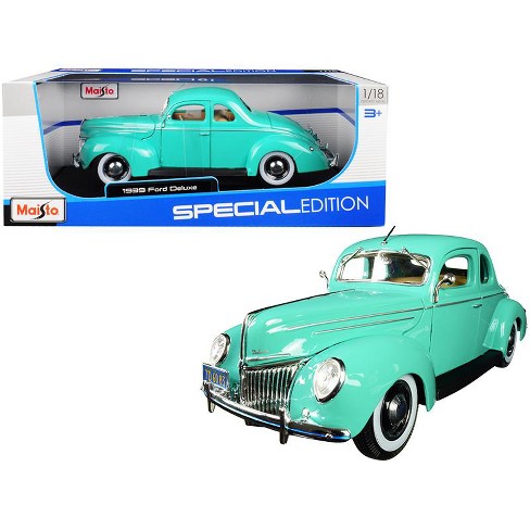 1939 Ford Deluxe Light Green 1/18 Diecast Model Car by Maisto