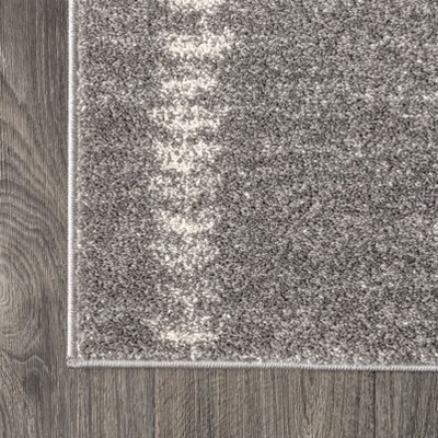 Gray Geometric 4' x 6' Reversible Synthetic Area Rug