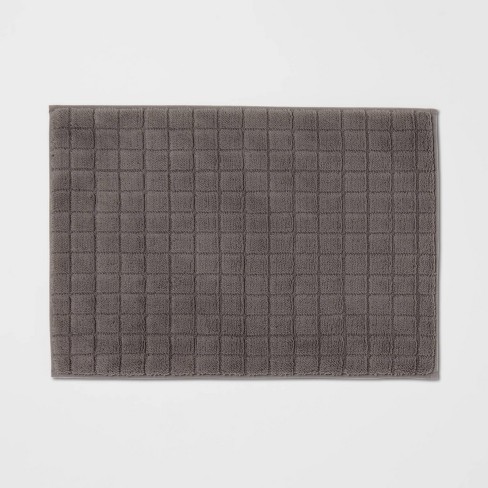 17x24 Velveteen Grid Memory Foam Bath Rug Dark Gray - Room