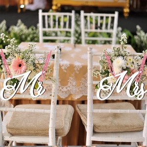 1 Pair Mr and Mrs Chair Signs Wooden Bride and Groom Signs Decoration Chair Back Hanging Pendant with Ribbon Wedding Hanging Sign for Wedding - 1 of 4