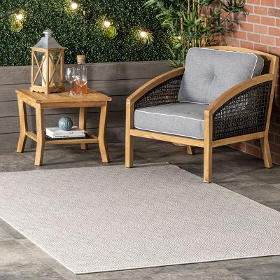 Gray Geometric 4' x 6' Reversible Synthetic Area Rug