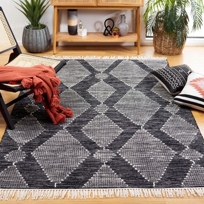 Bohemian Nomad Black and Ivory Handwoven Kilim Rug - 5' x 8'
