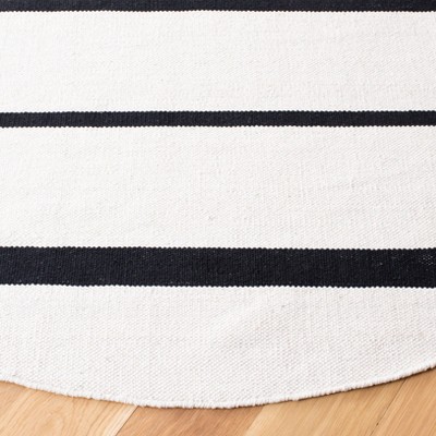 Montauk 6' Round Black and Ivory Cotton Area Rug