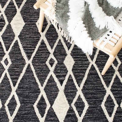 Ivory Diamond Hand-Tufted Wool Round Area Rug