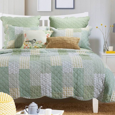 Briar Sage Green Floral Quilt Linen & Cotton Hand-Stitched Channel Detail 