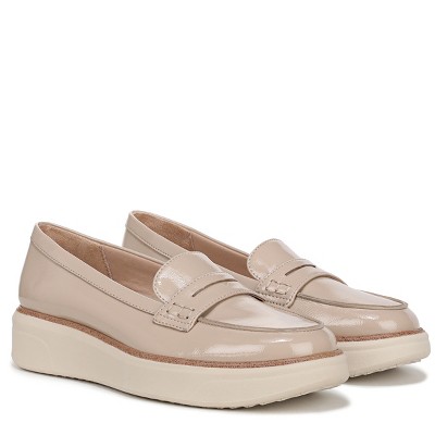 Женские туфли LifeStride Women's Chelsea Loafer Tender Taupe Patent 8.5 W — фото 2