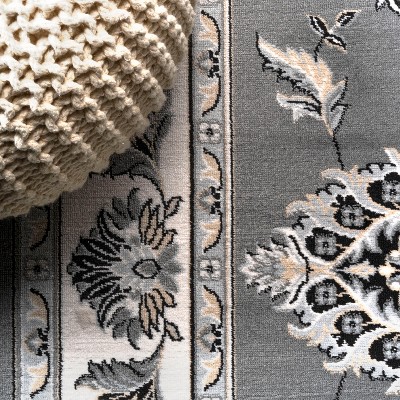 Elegant Gray and Cream Cottage-Inspired Synthetic Area Rug