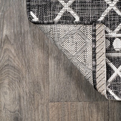 Handmade Rectangular Black/Ivory Diamond Synthetic Area Rug