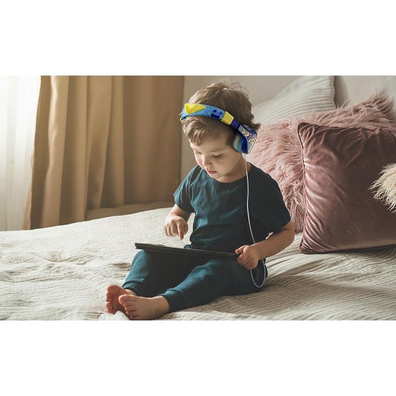 eKids Baby Shark Wired Headphones for Kids, Over Ear Headphones for School, Home, or Travel - Blue (BS-140.EXV22), 4 of 5
