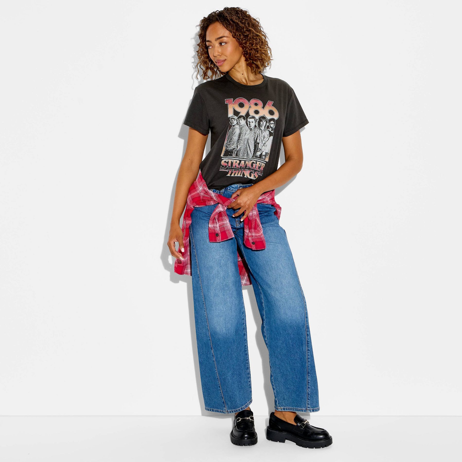 Women's 1987 Stranger Things Short Sleeve Graphic T-Shirt - Black XS