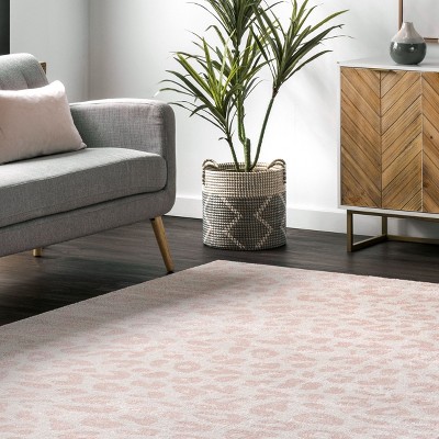 Reversible Baby Pink Leopard Print Synthetic Rug, 5' x 7'