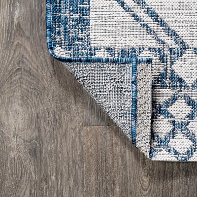 Ivory and Blue Medallion Reversible Indoor/Outdoor Rug - 2x8 ft