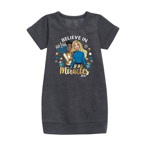 - Barbie - Hanukkah Believe In Miracles Graphic Short Sleeve Fleece Dress - 1 of 2